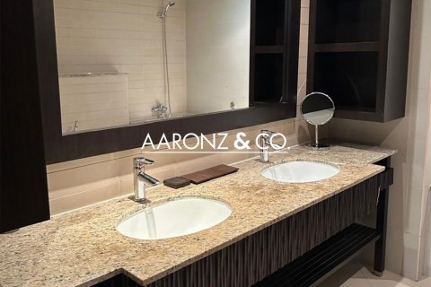 Apartment in Palm Jumeirah, Dubai 2 bedrooms, 162 sq.m. № 78353 - photo 11