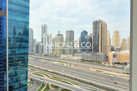 Apartamento en Jumeirah Lake Towers, Dubai, 2 dormitorios, 188.6 m², № 78342 - foto 1