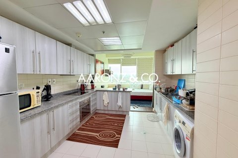 Apartamento en Jumeirah Lake Towers, Dubai, 2 dormitorios, 188.6 m², № 78342 - foto 9