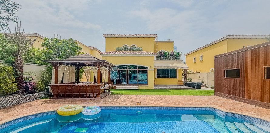 Villa à Legacy, Jumeirah Park, Dubai, 4 chambres, 402.73 m², № 119701