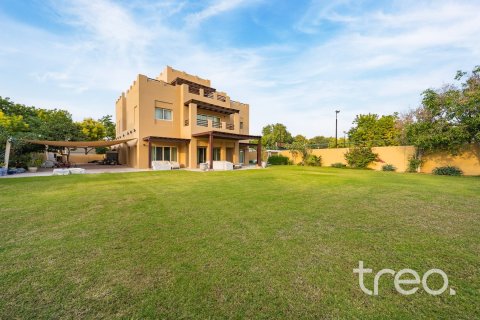 Villa en Arabian Ranches, Dubai, 5 dormitorios, 505.67 m², № 119702 - foto 3