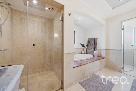 Villa en Arabian Ranches, Dubai, 5 dormitorios, 505.67 m², № 119702 - foto 14