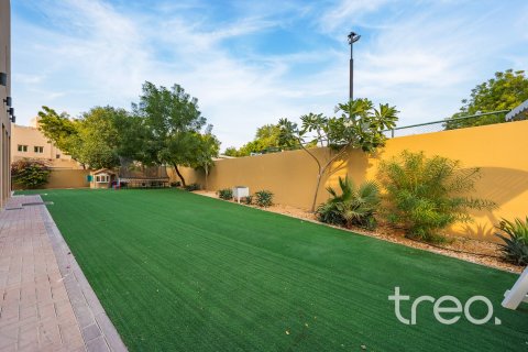 Villa en Arabian Ranches, Dubai, 5 dormitorios, 505.67 m², № 119702 - foto 2