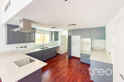 Villa in Meadows 1, Meadows, Dubai 5 bedrooms, 354.89 sq.m. № 119706 - photo 3