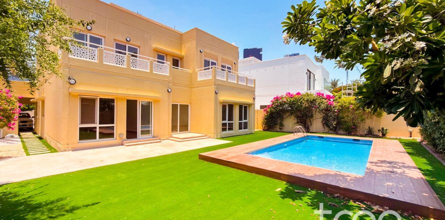Villa in Meadows 1, Meadows, Dubai 5 bedrooms, 354.89 sq.m. № 119706