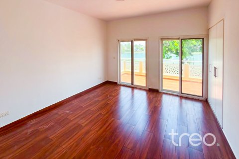 Villa in Meadows 1, Meadows, Dubai 5 bedrooms, 354.89 sq.m. № 119706 - photo 6