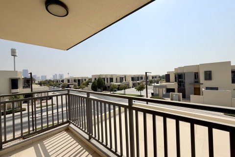 Villa in Dubai Hills Estate, Dubai 5 bedrooms, 276.8 sq.m. № 123755 - photo 5