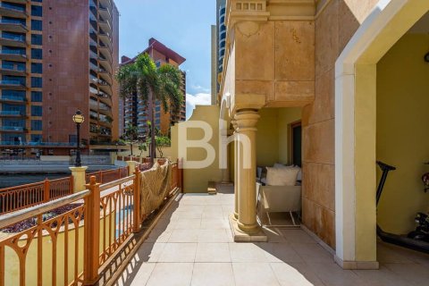 Adosado en Palm Jumeirah, Dubai, 2 dormitorios, 380 m², № 6008 - foto 13