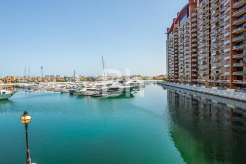 Adosado en Palm Jumeirah, Dubai, 2 dormitorios, 380 m², № 6008 - foto 18