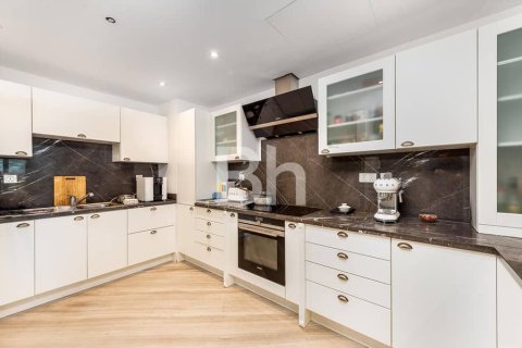 Adosado en Palm Jumeirah, Dubai, 2 dormitorios, 380 m², № 6008 - foto 6
