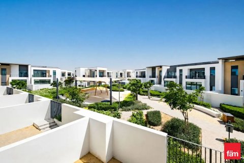 Villa in Dubai 3 bedrooms, 144.8 sq.m. № 123358 - photo 17