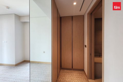 Apartment in Downtown Dubai (Downtown Burj Dubai), Dubai 2 bedrooms, 99.5 sq.m. № 123357 - photo 13