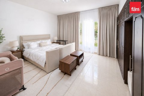 Villa in Dubai 4 bedrooms, 501.5 sq.m. № 123356 - photo 2