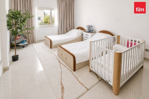 Villa in Dubai 4 bedrooms, 501.5 sq.m. № 123356 - photo 24