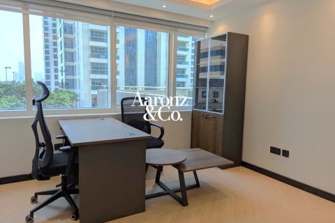 Bureau à Jumeirah Lake Towers, Dubai, 90 m², № 125068 - photo 12