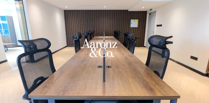 Bureau à Jumeirah Lake Towers, Dubai, 90 m², № 125068