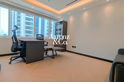 Bureau à Jumeirah Lake Towers, Dubai, 90 m², № 125068 - photo 6