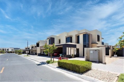 Villa in Dubai Hills Estate, Dubai 4 bedrooms, 229 sq.m. № 125069