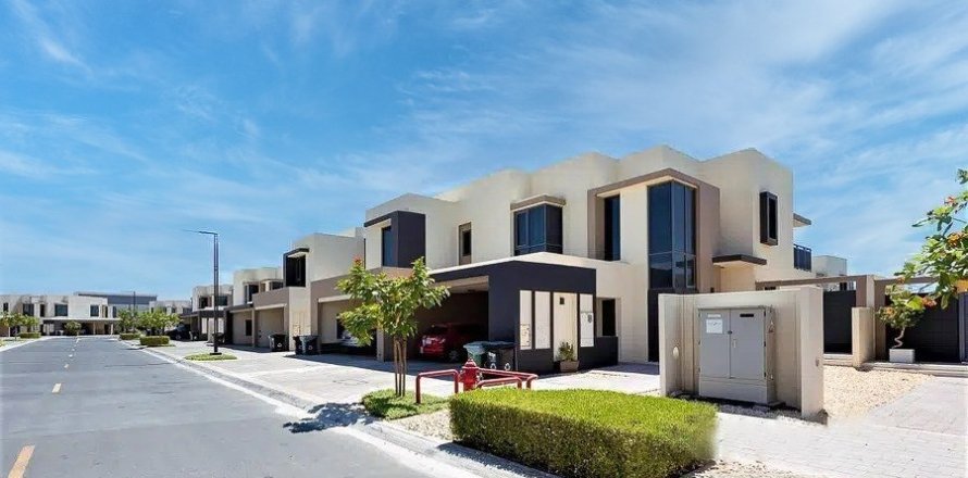 Villa in Dubai Hills Estate, Dubai 4 bedrooms, 229 sq.m. № 125069