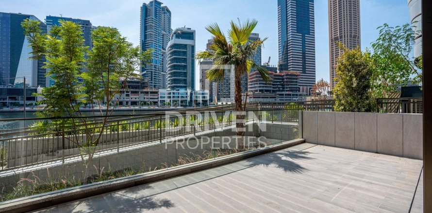 Apartment in Business Bay, Dubai 3 bedrooms, 216 sq.m. № 65453