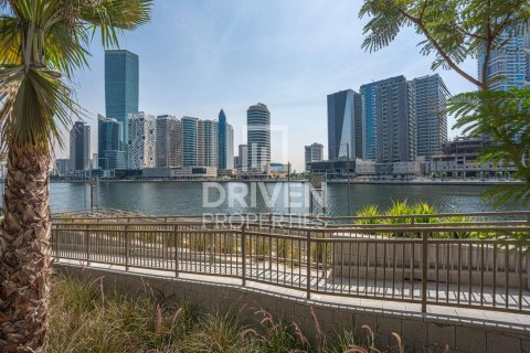 Apartment in Business Bay, Dubai 3 bedrooms, 216 sq.m. № 65453 - photo 17