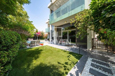 Villa in District One, Mohammed Bin Rashid City, Dubai 5 bedrooms, 715 sq.m. № 65444 - photo 14