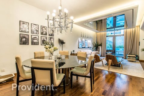 Villa à Dubai, 4 chambres, 388.7 m², № 2618 - photo 3