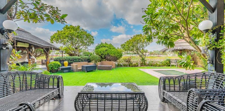 Villa en Meadows, Dubai, 6 dormitorios, 877.1 m², № 2616