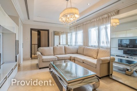Villa en Meadows, Dubai, 6 dormitorios, 877.1 m², № 2616 - foto 7