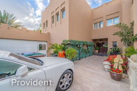 Villa en Meadows, Dubai, 6 dormitorios, 877.1 m², № 2616 - foto 24