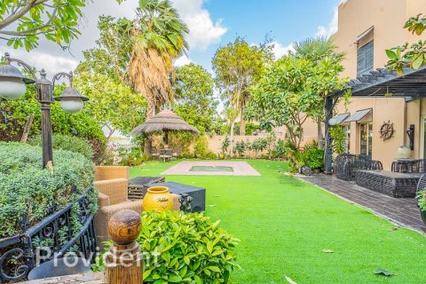 Villa en Meadows, Dubai, 6 dormitorios, 877.1 m², № 2616 - foto 19