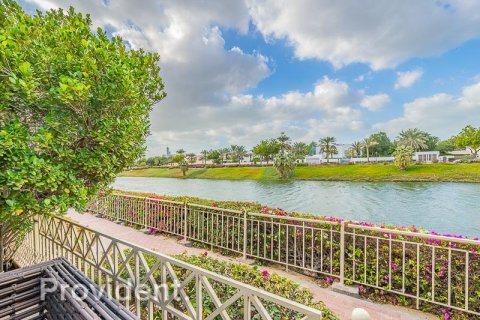 Villa en Meadows, Dubai, 6 dormitorios, 877.1 m², № 2616 - foto 28