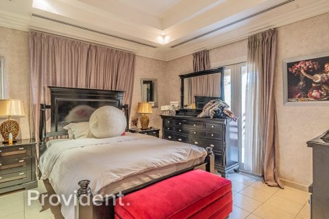 Villa en Meadows, Dubai, 6 dormitorios, 877.1 m², № 2616 - foto 13
