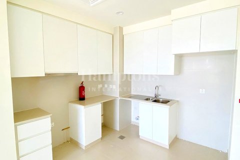 Снять в аренду квартиру в Dubai South (Dubai World Central), Дубай: 2 спальни, 112.82976447м², № 13265 - фото 4