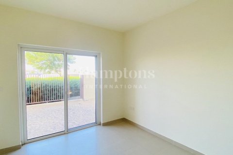 Снять в аренду квартиру в Dubai South (Dubai World Central), Дубай: 3 спальни, 199.99972034м², № 13266 - фото 4