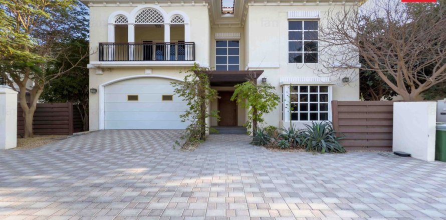 Вилла в Дубае, 5 спален, 607.4м², № 89258