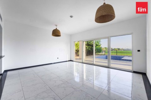 Купить виллу в Дубае: 5 спален, 607.4м², № 89258 - фото 7