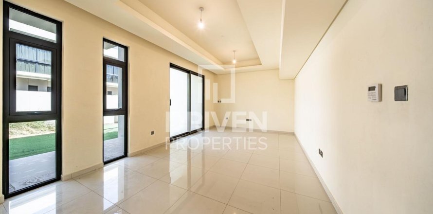 Townhouse in Dubai 3 bedrooms, 174.84 sq.m. № 137227