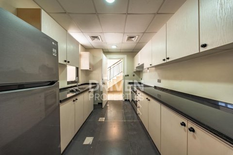 Townhouse in Dubai 3 bedrooms, 174.84 sq.m. № 137227 - photo 8