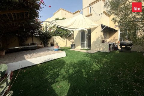 Villa en Dubai, 2 dormitorios, 255.2 m², № 137762