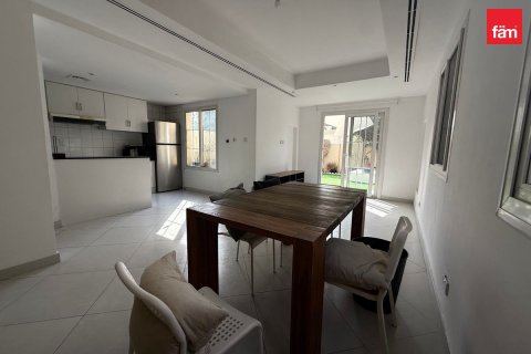 Villa en Dubai, 2 dormitorios, 255.2 m², № 137762 - foto 3
