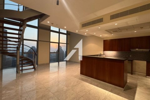 Apartamento en Central Park Tower, DIFC, Dubai, 2 dormitorios, 184.5 m², № 60035 - foto 1