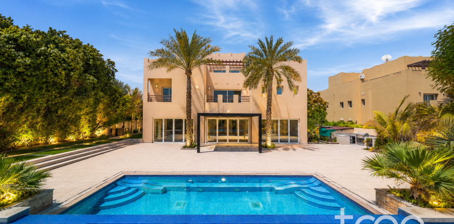 Villa à Arabian Ranches, Dubai, 6 chambres, 706.06 m², № 119648