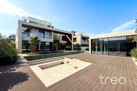 Villa in Al Barari, Dubai 5 bedrooms, 1212.66 sq.m. № 119647 - photo 30