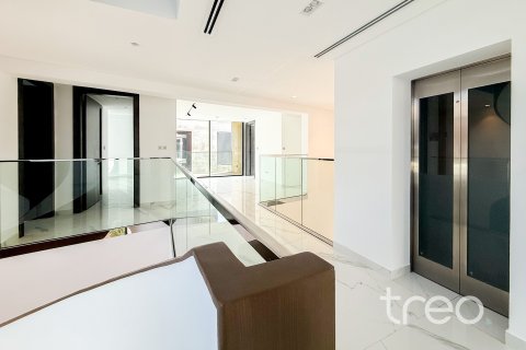 Villa in Al Barari, Dubai 5 bedrooms, 1212.66 sq.m. № 119647 - photo 16