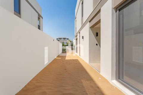 Villa in Tilal Al Ghaf, Dubai 4 bedrooms, 317 sq.m. № 24959 - photo 22