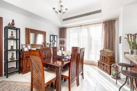 Снять в аренду виллу в Арабиан Ранчес, Дубай: 4 спальни, 932м², № 24960 - фото 13