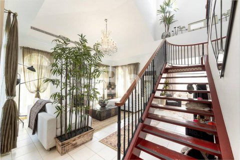 Снять в аренду виллу в Арабиан Ранчес, Дубай: 4 спальни, 932м², № 24960 - фото 5