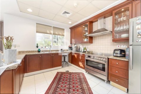 Снять в аренду виллу в Арабиан Ранчес, Дубай: 4 спальни, 932м², № 24960 - фото 14