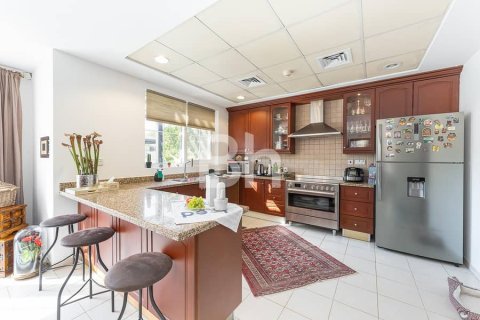 Снять в аренду виллу в Арабиан Ранчес, Дубай: 4 спальни, 932м², № 24960 - фото 15